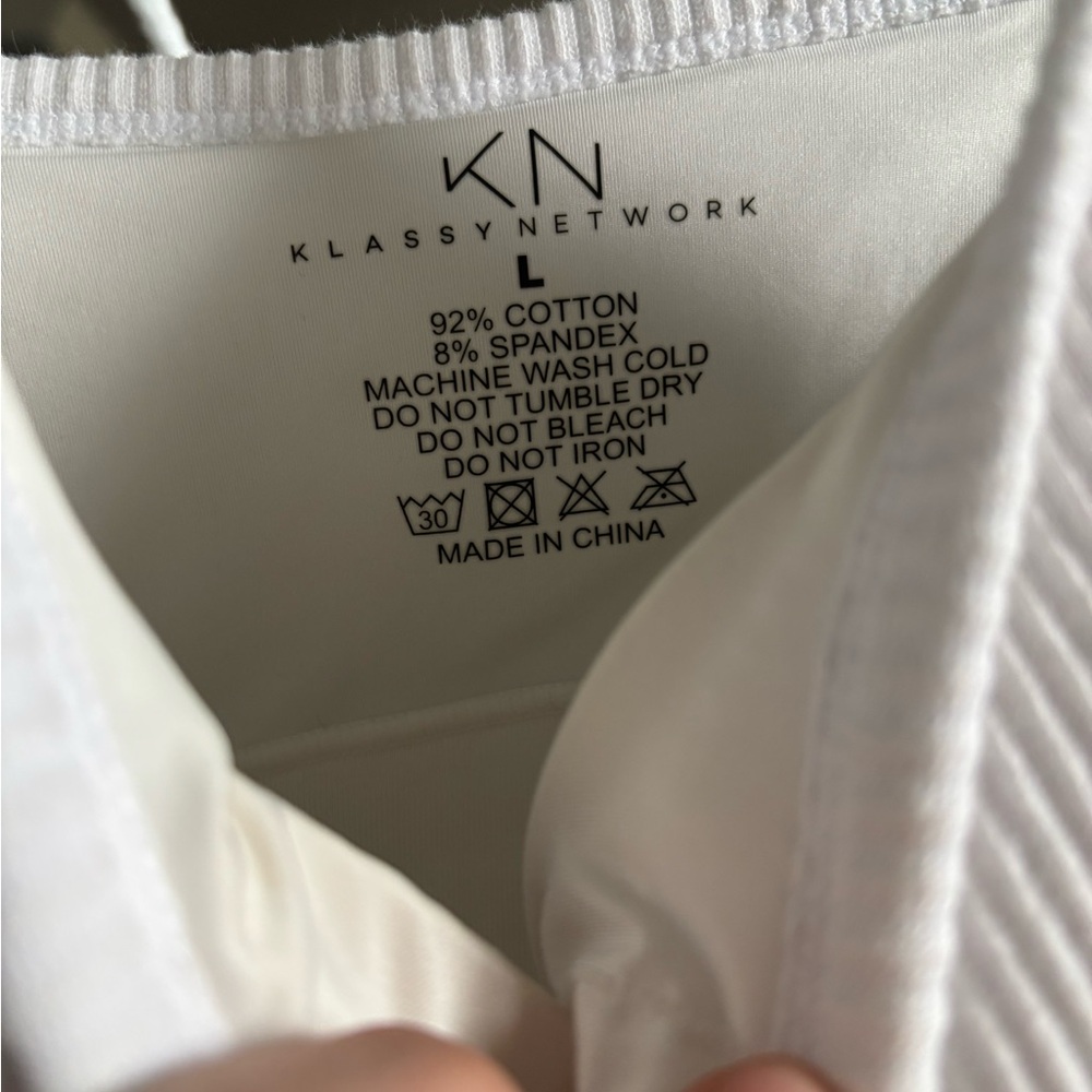 Klassy Network White Ribbed Crop Top - Picture 2 of 2